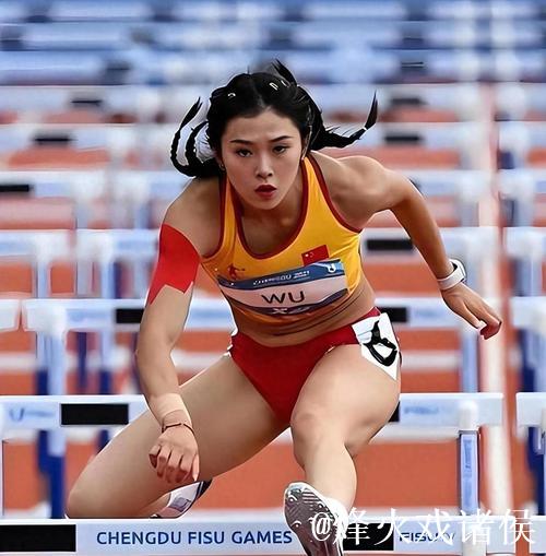 女子100米栏决赛:吴艳妮摘金,林雨薇遗憾摔倒位列第3 女子100米栏决赛:吴艳妮摘金,林雨薇遗憾摔倒位列第3