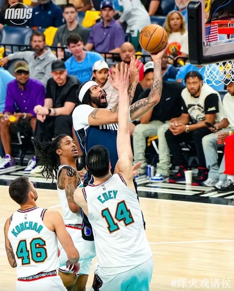 莫兰特三双助力灰熊止雄鹿4连胜 火箭险胜独行侠艰难晋级 莫兰特三双助力灰熊止雄鹿4连胜 火箭险胜独行侠艰难晋级